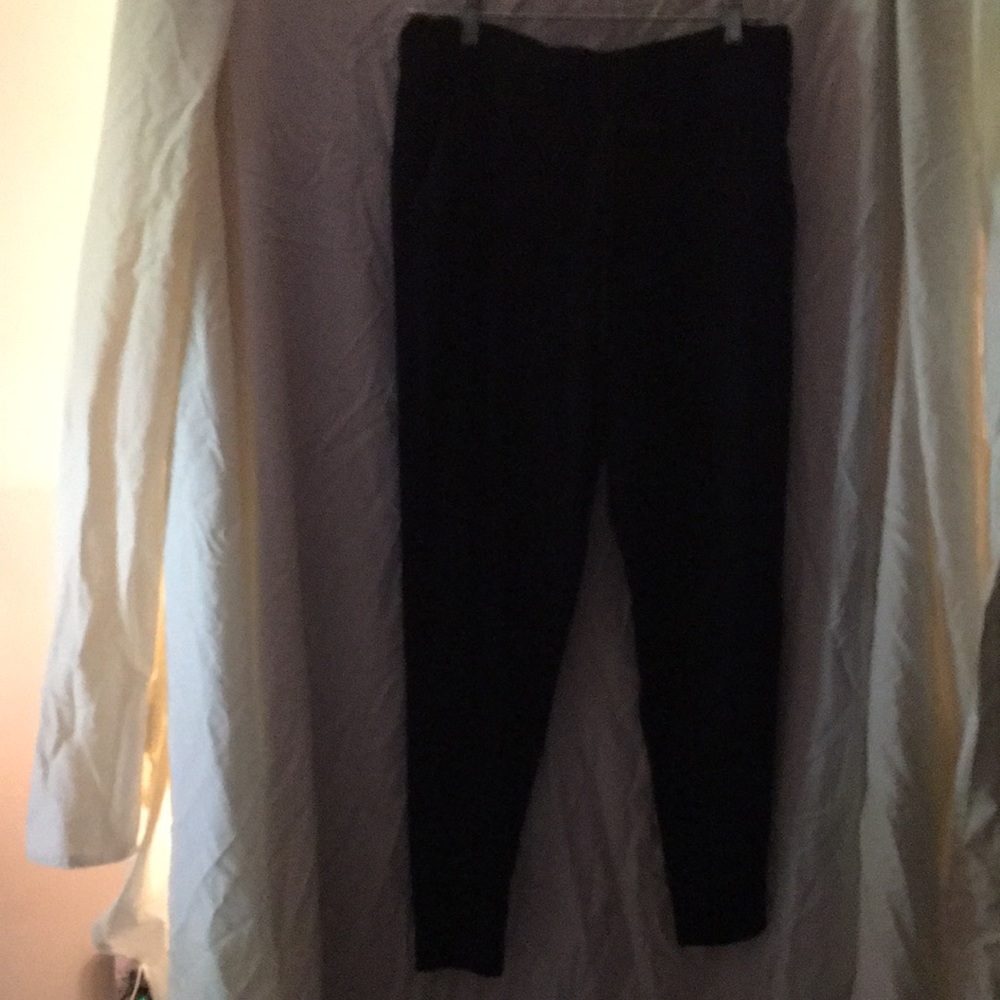 Victoria’s Secret PINK capri joggers.